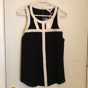 Black and white sleeveless dress shirt
